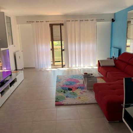 Grand Appartement A Louer Vue Sur Seine Melun Bagian luar foto