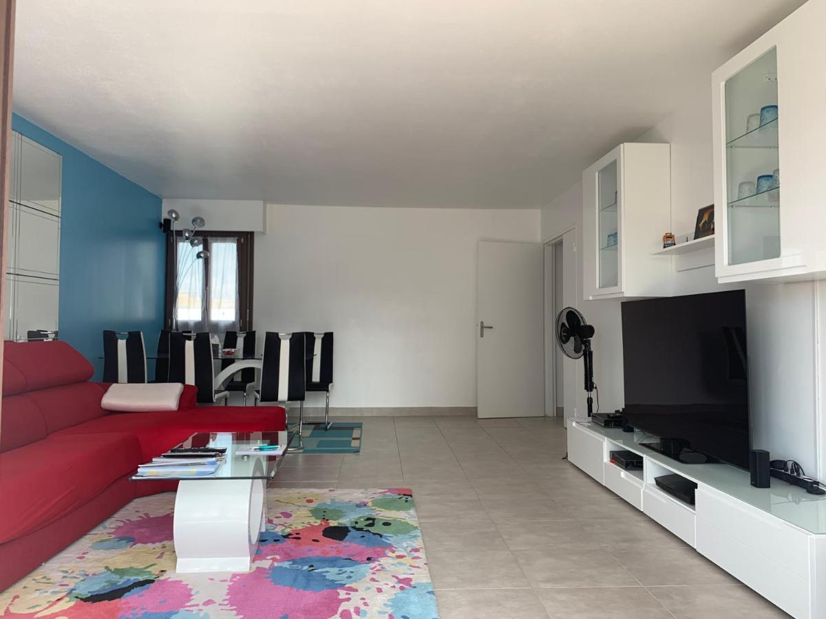 Grand Appartement A Louer Vue Sur Seine Melun Bagian luar foto