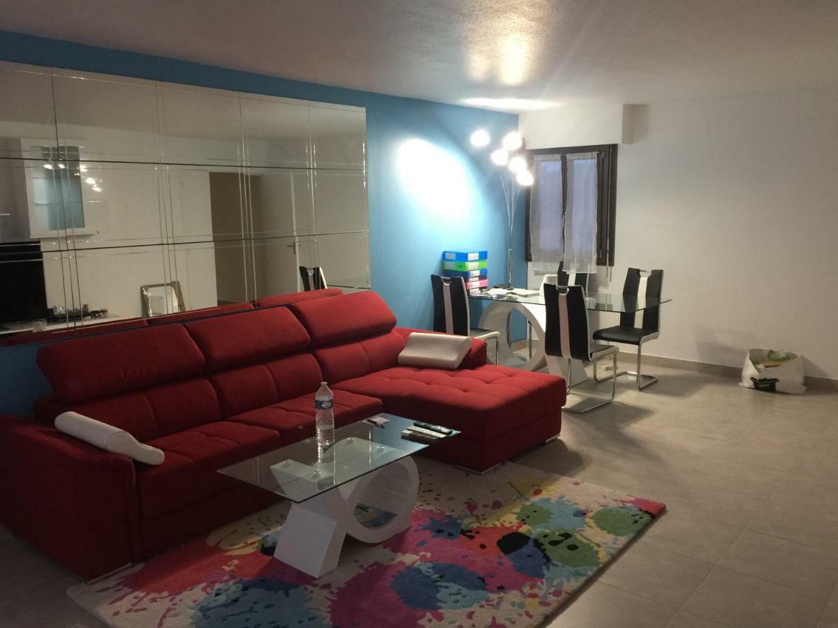 Grand Appartement A Louer Vue Sur Seine Melun Bagian luar foto