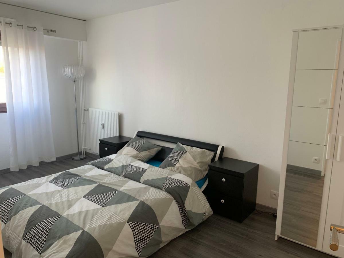 Grand Appartement A Louer Vue Sur Seine Melun Bagian luar foto