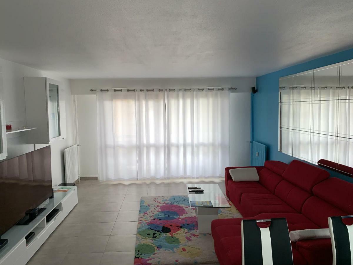 Grand Appartement A Louer Vue Sur Seine Melun Bagian luar foto
