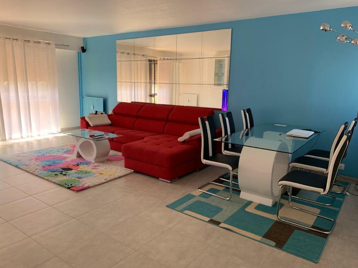 Grand Appartement A Louer Vue Sur Seine Melun Bagian luar foto