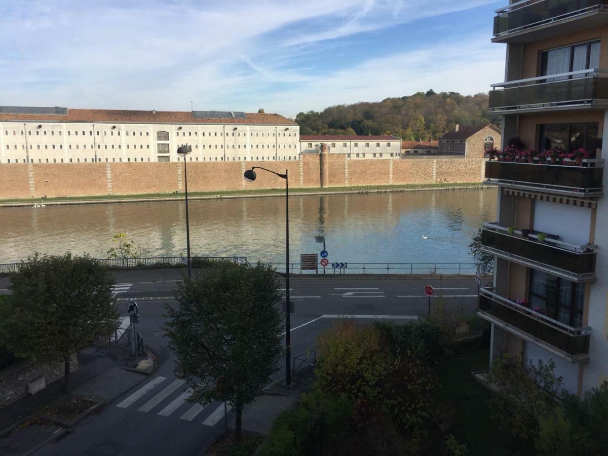 Grand Appartement A Louer Vue Sur Seine Melun Bagian luar foto
