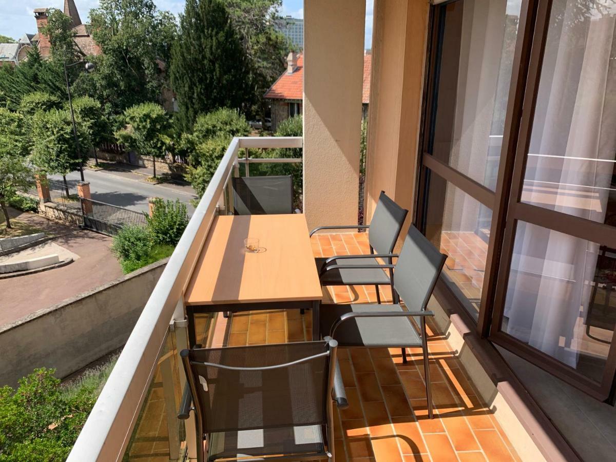 Grand Appartement A Louer Vue Sur Seine Melun Bagian luar foto