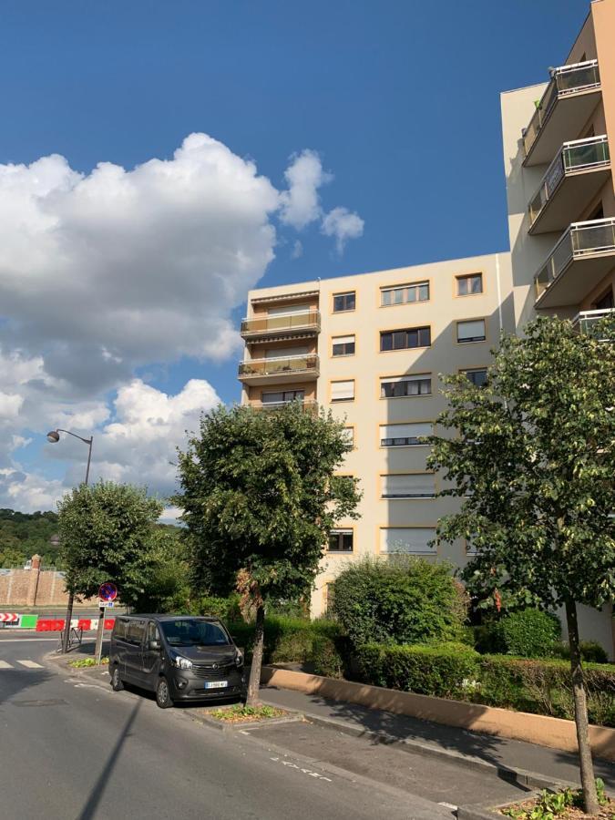 Grand Appartement A Louer Vue Sur Seine Melun Bagian luar foto